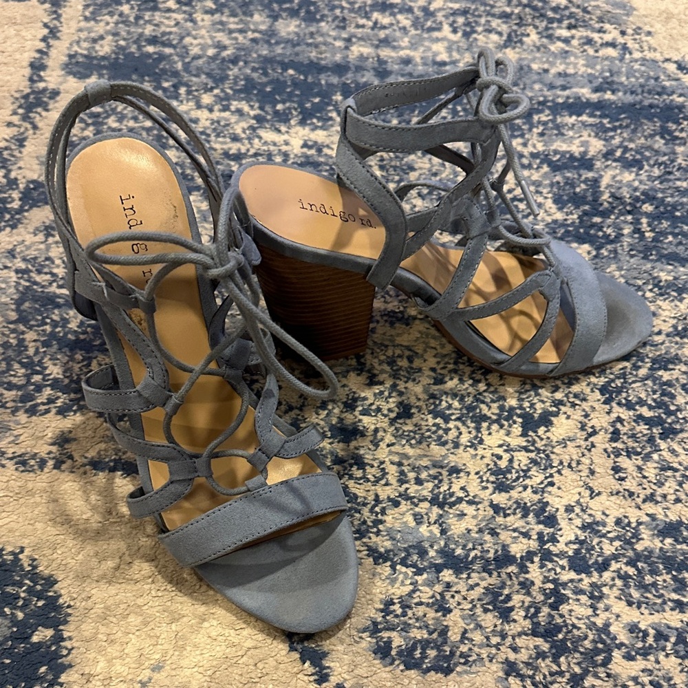 Indigo Women's Elegant Gray Sandals